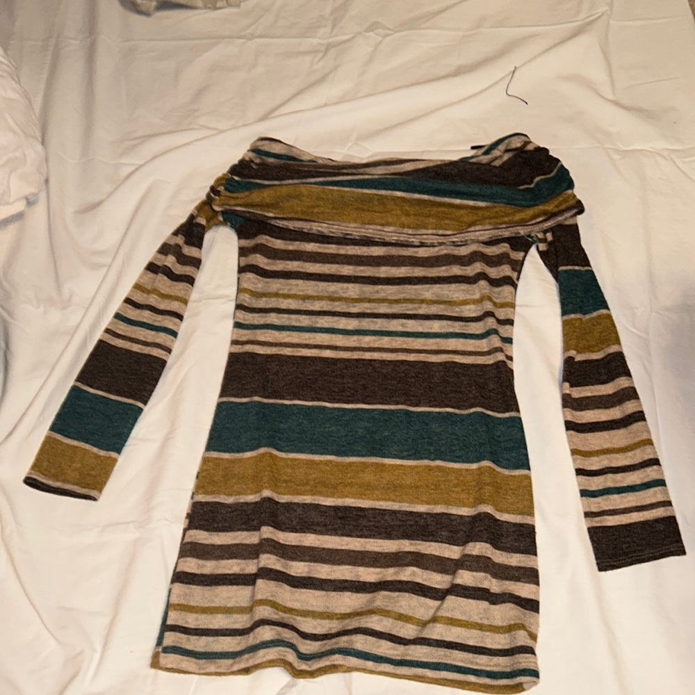 poema size M, striped top